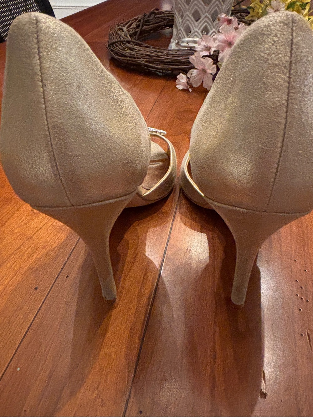 Badgley Mischka Gold Crystal Heels 9.5W - Picture 9 of 10